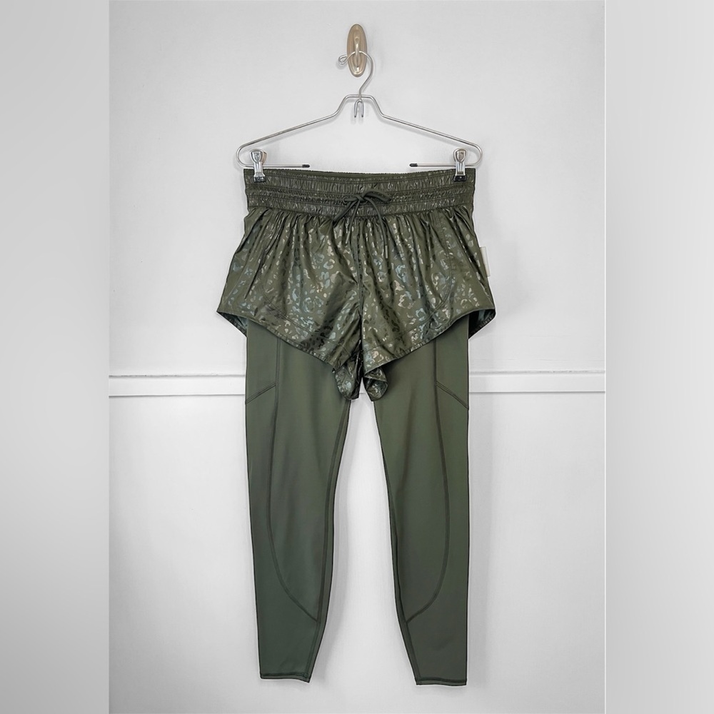Athleta 2 IN 1 Tight in Ancient Forest Green NWT